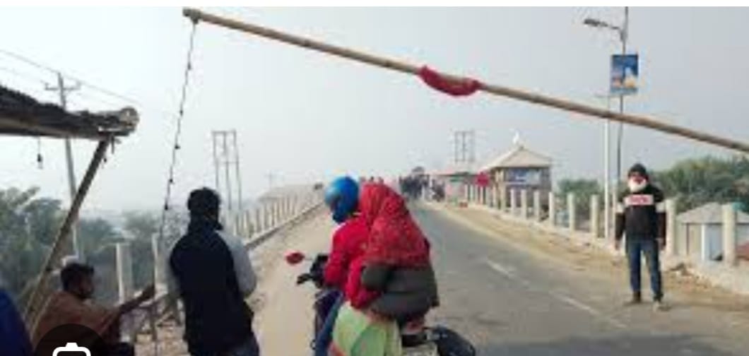 কয়রায় টোল আদায়ের বাঁশের আঘাতে নছিমন চালকের মৃত্যু