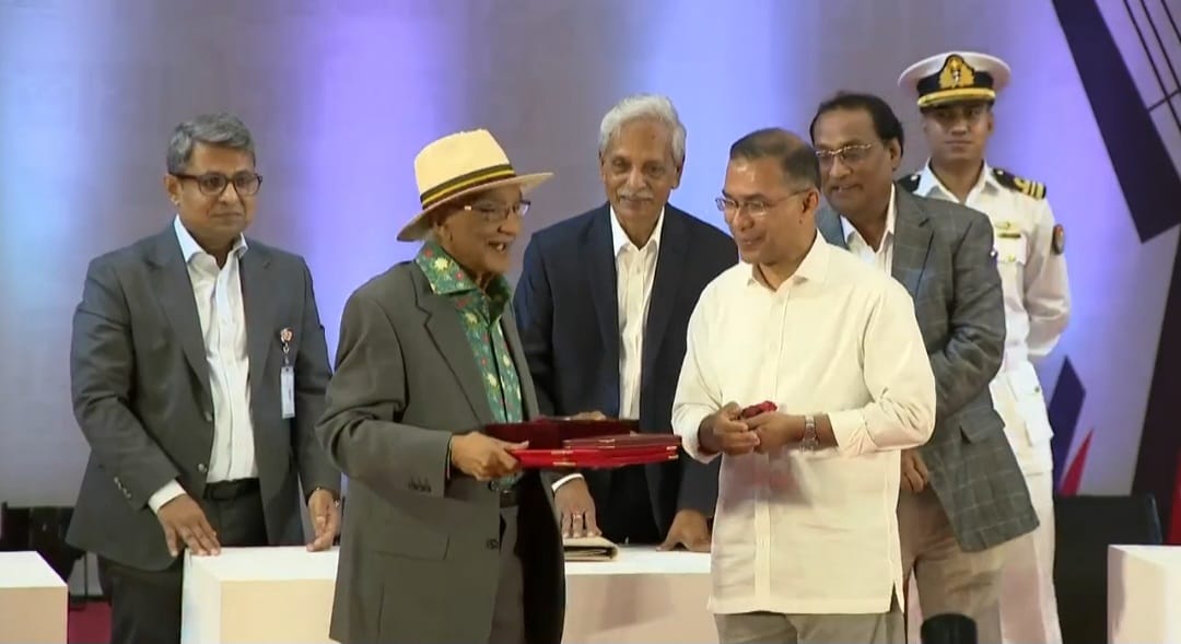 ৯ বিশিষ্ট ব্যক্তি ও একটি ব্যান্ডকে একুশে পদক প্রদান করলেন প্রধানমন্ত্রী