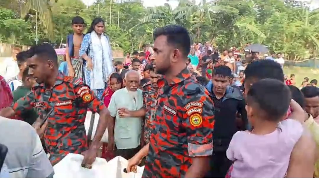 মামার বিয়েতে গিয়ে লোহাগড়ার নবগঙ্গা নদীতে গোসল করতে নেমে নিখোঁজ শিশুর লাশ ৫ ঘন্টা পর উদ্ধার